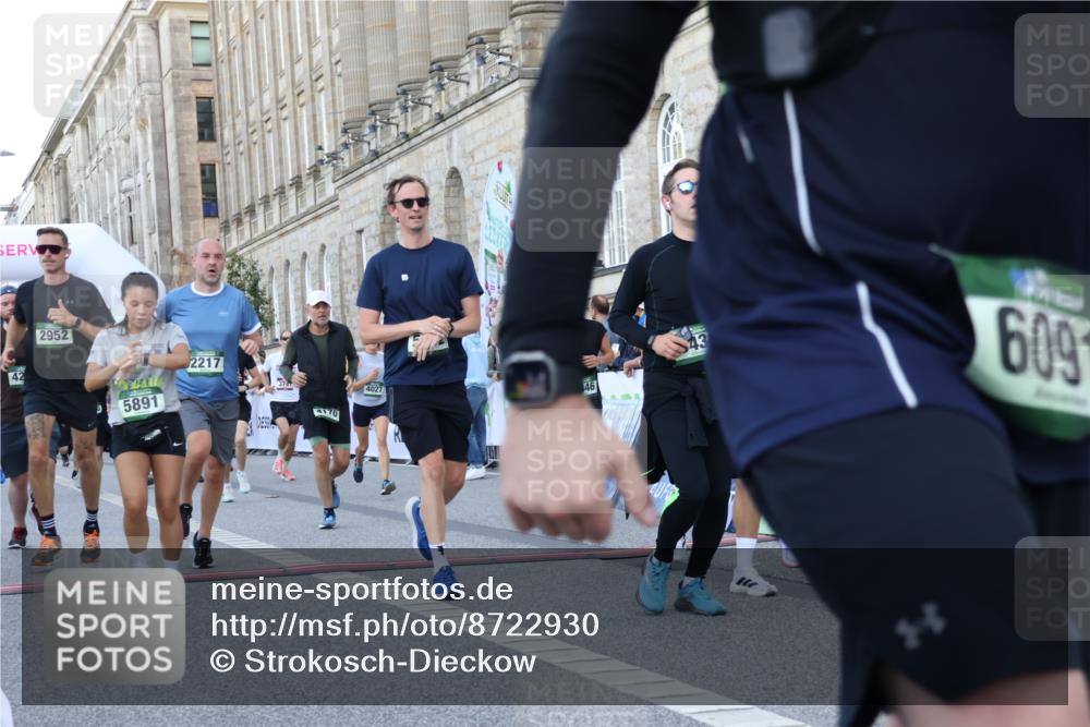 07.09.2025 - BARMER Alsterlauf Strokosch-Dieckow http://msf.ph/oto/8722930 07.09.2025 10:02:42 Ziel 2217, 2273, 2274, 2346, 2347, 2589, 2667, 2726, 2766, 2885, 2902, 2952, 3226, 3375, 3431, 3498, 3747, 3826, 3937, 4027, 4170, 4232, 4266, 4557, 4861, 5312, 5512, 5857, 5891, 6058, 6091, 6155, 8010, 8215, 8294, 8429 meine-sportfotos.de