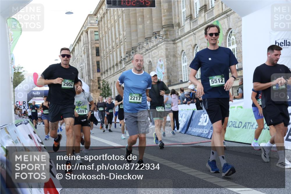07.09.2025 - BARMER Alsterlauf Strokosch-Dieckow http://msf.ph/oto/8722934 07.09.2025 10:02:44 Ziel 2217, 2273, 2274, 2346, 2347, 2589, 2623, 2726, 2766, 2885, 2902, 2952, 3226, 3431, 3747, 3826, 3937, 4027, 4170, 4232, 4266, 4557, 4823, 4861, 5512, 5556, 5857, 5859, 5891, 6091, 6147, 6155, 8010, 8429 meine-sportfotos.de