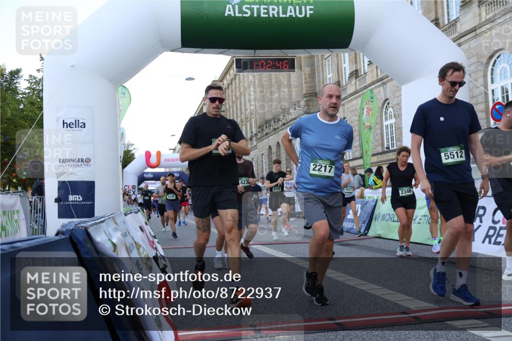 07.09.2025 - BARMER Alsterlauf Strokosch-Dieckow http://msf.ph/oto/8722937 07.09.2025 10:02:45 Ziel 2036, 2217, 2273, 2274, 2346, 2347, 2589, 2595, 2623, 2726, 2885, 2902, 2952, 3226, 3431, 3747, 3826, 3937, 4027, 4170, 4232, 4266, 4454, 4557, 4823, 4861, 5512, 5556, 5857, 5859, 5891, 6091, 6147, 6155, 8010, 8429 meine-sportfotos.de