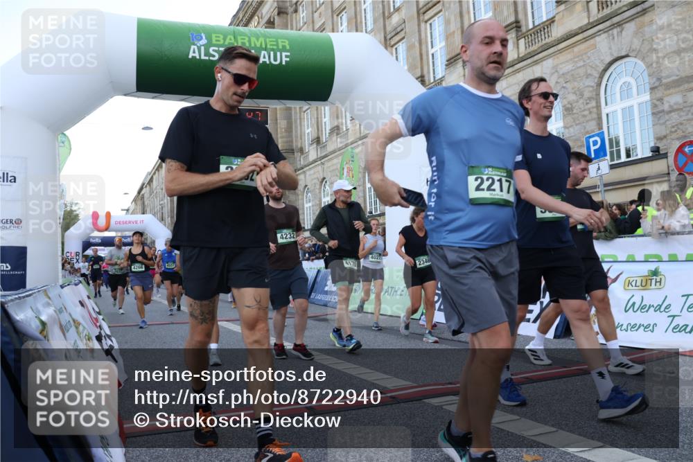 07.09.2025 - BARMER Alsterlauf Strokosch-Dieckow http://msf.ph/oto/8722940 07.09.2025 10:02:45 Ziel 2036, 2217, 2273, 2274, 2346, 2347, 2589, 2595, 2623, 2726, 2885, 2902, 2952, 3226, 3431, 3747, 3826, 3937, 4027, 4170, 4232, 4266, 4454, 4557, 4823, 4861, 5512, 5556, 5857, 5859, 5891, 6091, 6147, 6155, 8010, 8429 meine-sportfotos.de