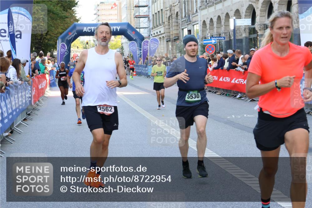 07.09.2025 - BARMER Alsterlauf Strokosch-Dieckow http://msf.ph/oto/8722954 07.09.2025 09:53:08 Ziel 2028, 2032, 2173, 2229, 2365, 2369, 2390, 2454, 3421, 3589, 3705, 4078, 4339, 4504, 4578, 4625, 4834, 4889, 5002, 5218, 5553, 5603, 5686, 5694, 5701, 5742, 6010, 6333, 8268 meine-sportfotos.de