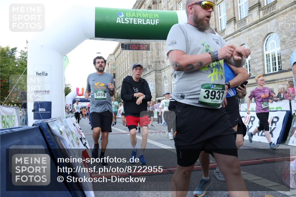 07.09.2025 - BARMER Alsterlauf Strokosch-Dieckow http://msf.ph/oto/8722955 07.09.2025 10:02:51 Ziel 2036, 2273, 2274, 2589, 2595, 2623, 2693, 2726, 2811, 2885, 2902, 3111, 3113, 3210, 3226, 3235, 3747, 3865, 3937, 3967, 4038, 4163, 4266, 4454, 4476, 4493, 4494, 4557, 4823, 5259, 5482, 5540, 5556, 5672, 5794, 5859, 6147, 8010, 8429 meine-sportfotos.de