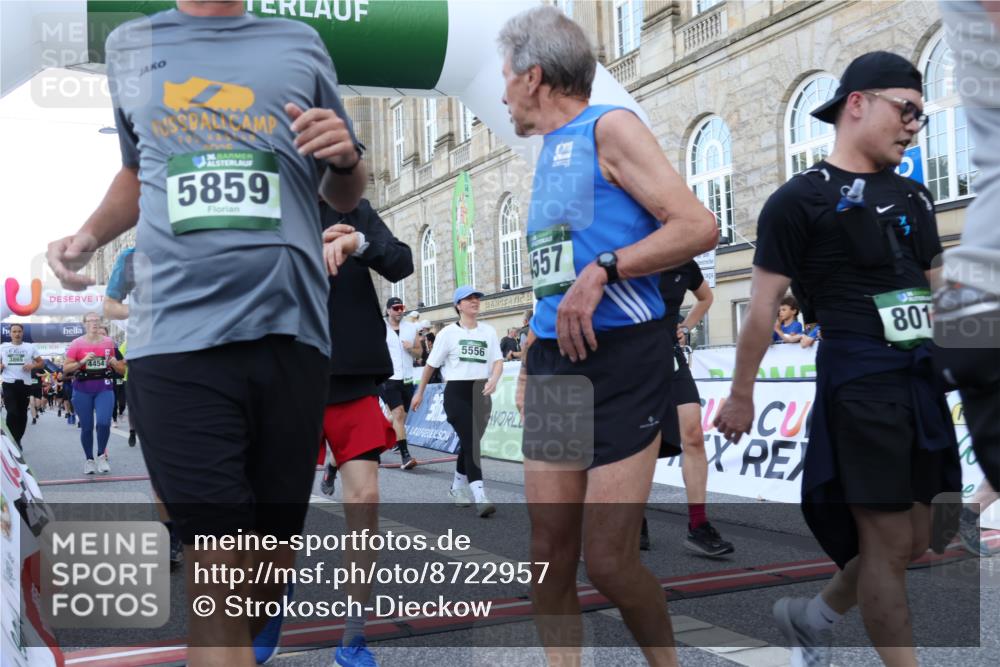 07.09.2025 - BARMER Alsterlauf Strokosch-Dieckow http://msf.ph/oto/8722957 07.09.2025 10:02:52 Ziel 2036, 2138, 2273, 2274, 2589, 2595, 2623, 2693, 2726, 2811, 2885, 2902, 3111, 3113, 3210, 3226, 3235, 3747, 3865, 3937, 3967, 4038, 4163, 4454, 4476, 4493, 4494, 4557, 4823, 4982, 5259, 5482, 5540, 5556, 5672, 5794, 5859, 6147, 8010, 8429 meine-sportfotos.de