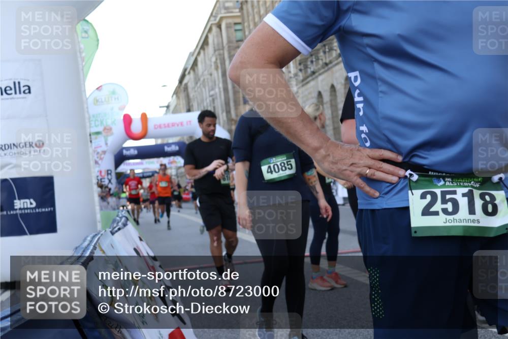 07.09.2025 - BARMER Alsterlauf Strokosch-Dieckow http://msf.ph/oto/8723000 07.09.2025 10:03:12 Ziel 2539, 2898, 3522, 3682, 3683, 3805, 3888, 4085, 4106, 4562, 4735, 4836, 5022, 5564, 5656, 5809, 5810, 5927, 6032, 6164, 6349, 8036, 8234, 8252, 8416 meine-sportfotos.de
