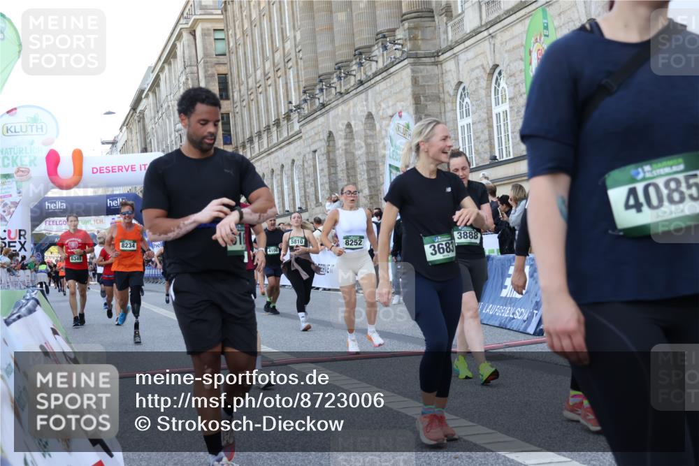 07.09.2025 - BARMER Alsterlauf Strokosch-Dieckow http://msf.ph/oto/8723006 07.09.2025 10:03:14 Ziel 2539, 2898, 3522, 3682, 3683, 3805, 3888, 4085, 4106, 4562, 4596, 4735, 4836, 5564, 5656, 5809, 5810, 6164, 6349, 8234, 8252, 8416 meine-sportfotos.de