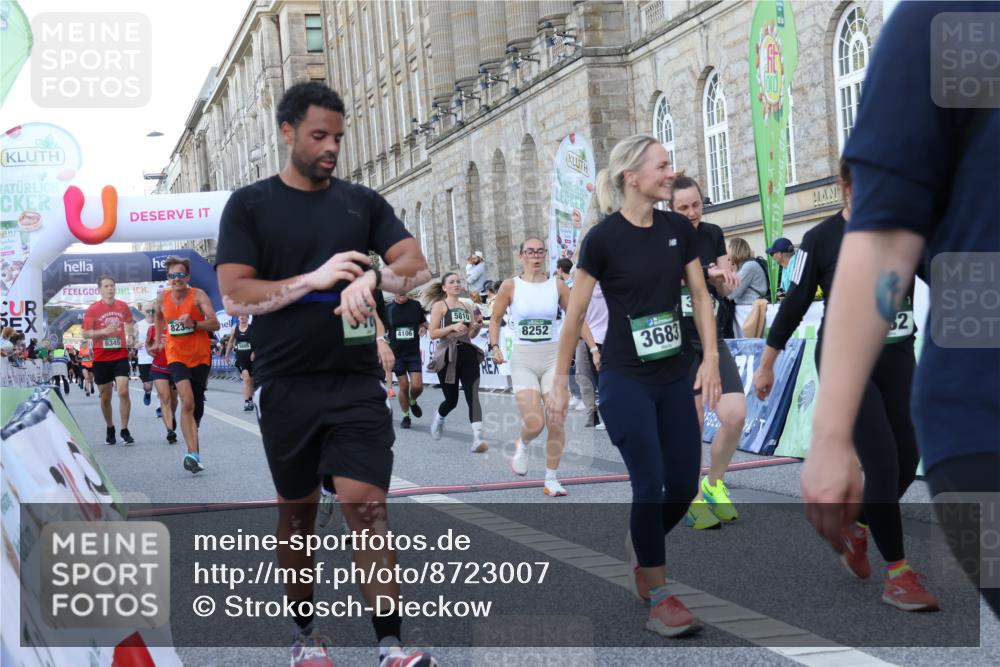07.09.2025 - BARMER Alsterlauf Strokosch-Dieckow http://msf.ph/oto/8723007 07.09.2025 10:03:14 Ziel 2539, 2898, 3522, 3682, 3683, 3805, 3888, 4085, 4106, 4562, 4596, 4735, 4836, 5564, 5656, 5809, 5810, 6164, 6349, 8234, 8252, 8416 meine-sportfotos.de