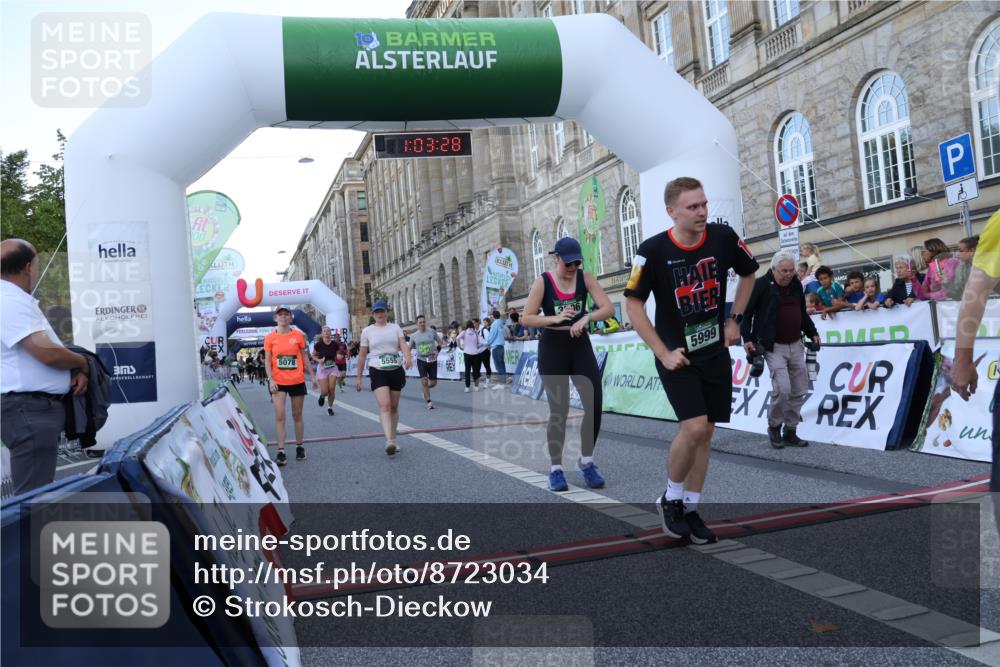 07.09.2025 - BARMER Alsterlauf Strokosch-Dieckow http://msf.ph/oto/8723034 07.09.2025 10:03:26 Ziel 2294, 2298, 2334, 2393, 3225, 3433, 3506, 3773, 4172, 5078, 5151, 5555, 5665, 5999 meine-sportfotos.de