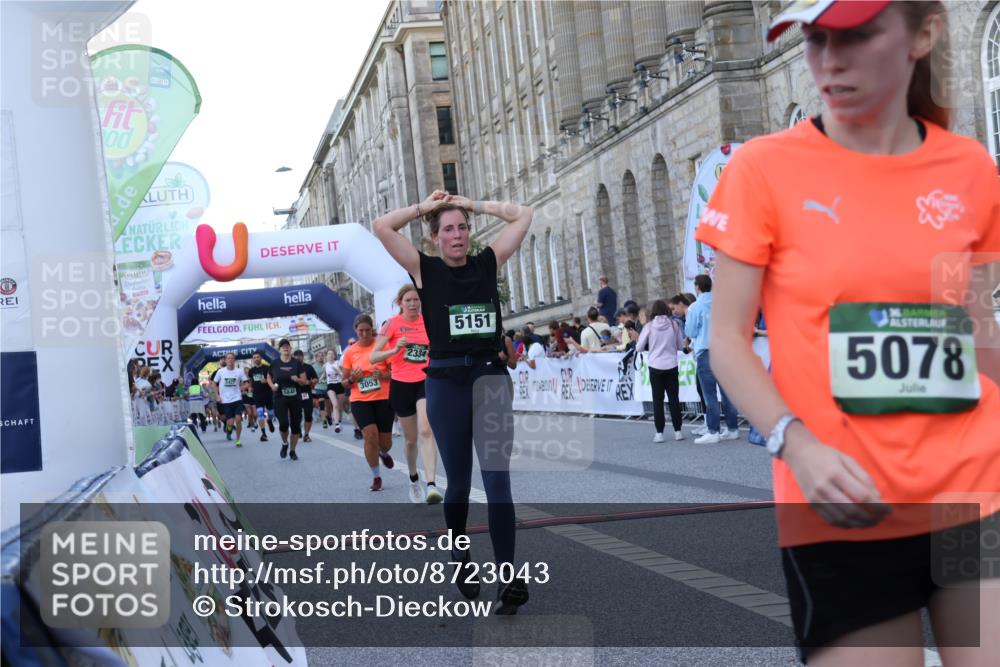 07.09.2025 - BARMER Alsterlauf Strokosch-Dieckow http://msf.ph/oto/8723043 07.09.2025 10:03:31 Ziel 2020, 2294, 2334, 2393, 2542, 3053, 3225, 3708, 5078, 5151, 5427, 5555, 5665, 5781, 5804, 5845, 6207 meine-sportfotos.de
