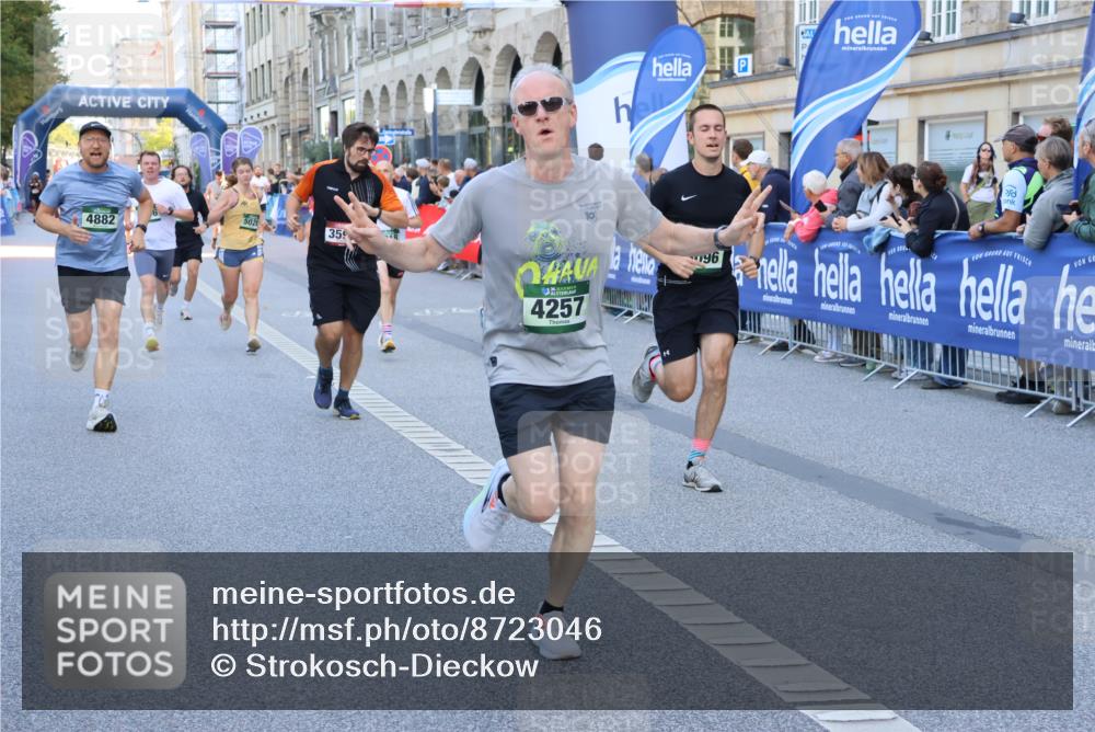 07.09.2025 - BARMER Alsterlauf Strokosch-Dieckow http://msf.ph/oto/8723046 07.09.2025 09:52:57 Ziel 2028, 2032, 2173, 2229, 2365, 2454, 2896, 3421, 3657, 3705, 4078, 4339, 4460, 4504, 4578, 4889, 5002, 5015, 5164, 5165, 5218, 5603, 5654, 5686, 5701, 5742, 5968, 6010, 8231, 8302 meine-sportfotos.de