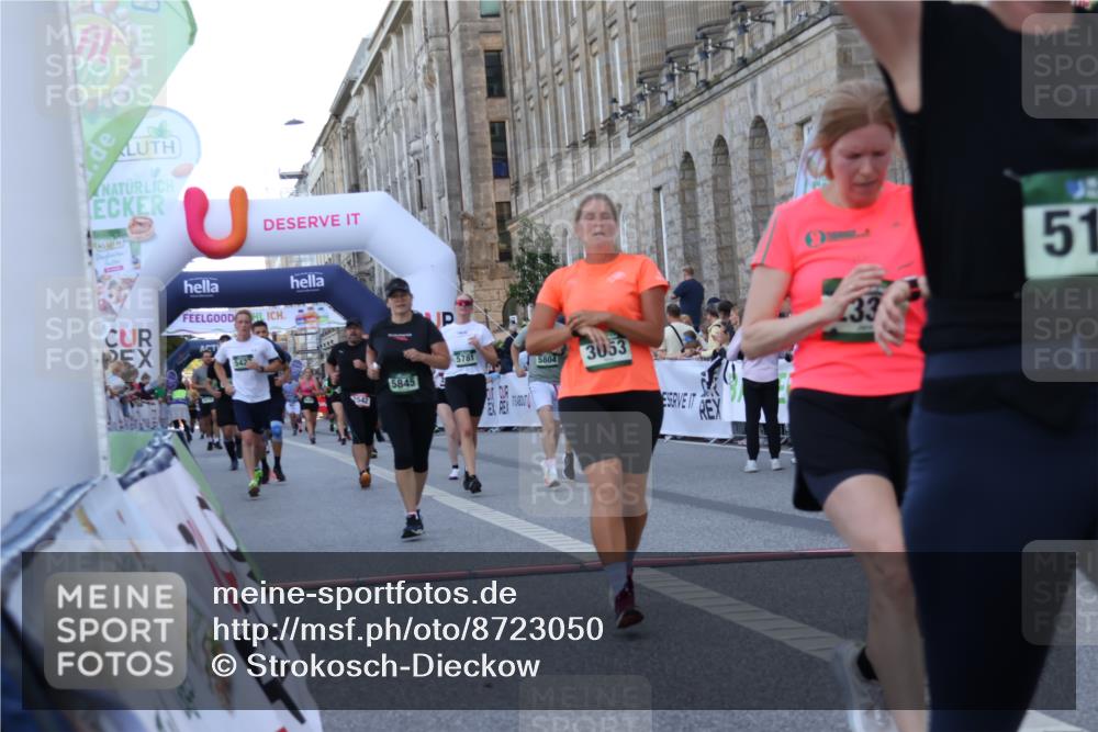 07.09.2025 - BARMER Alsterlauf Strokosch-Dieckow http://msf.ph/oto/8723050 07.09.2025 10:03:34 Ziel 2020, 2294, 2334, 2393, 2482, 2542, 3053, 3225, 3708, 5151, 5427, 5665, 5781, 5804, 5845, 6207, 8271 meine-sportfotos.de