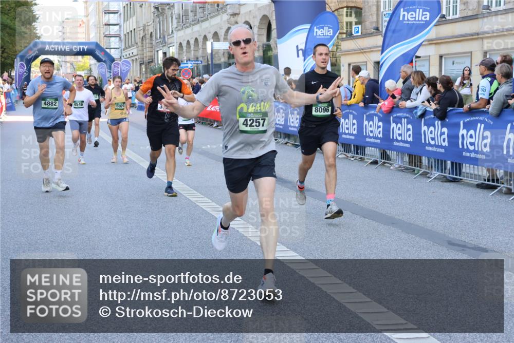 07.09.2025 - BARMER Alsterlauf Strokosch-Dieckow http://msf.ph/oto/8723053 07.09.2025 09:52:57 Ziel 2028, 2032, 2173, 2229, 2365, 2454, 2896, 3421, 3657, 3705, 4078, 4339, 4460, 4504, 4578, 4889, 5002, 5015, 5164, 5165, 5218, 5603, 5654, 5686, 5701, 5742, 5968, 6010, 8231, 8302 meine-sportfotos.de