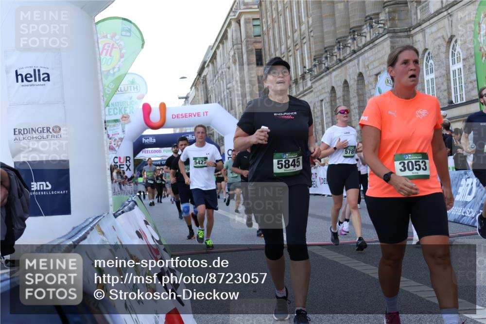 07.09.2025 - BARMER Alsterlauf Strokosch-Dieckow http://msf.ph/oto/8723057 07.09.2025 10:03:37 Ziel 2020, 2294, 2334, 2482, 2542, 2947, 3053, 3708, 4096, 4812, 4960, 5427, 5522, 5781, 5804, 5845, 6207, 8271, 8349, 8452 meine-sportfotos.de