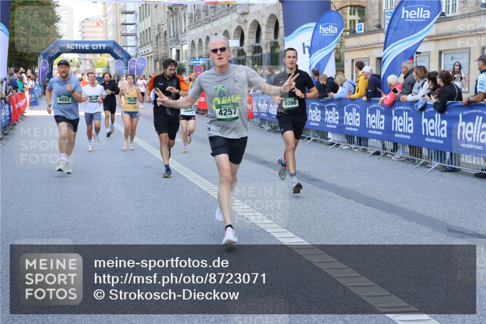 07.09.2025 - BARMER Alsterlauf Strokosch-Dieckow http://msf.ph/oto/8723071 07.09.2025 09:52:57 Ziel 2028, 2032, 2173, 2229, 2365, 2454, 2896, 3421, 3657, 3705, 4078, 4339, 4460, 4504, 4578, 4889, 5002, 5015, 5164, 5165, 5218, 5603, 5654, 5686, 5701, 5742, 5968, 6010, 8231, 8302 meine-sportfotos.de