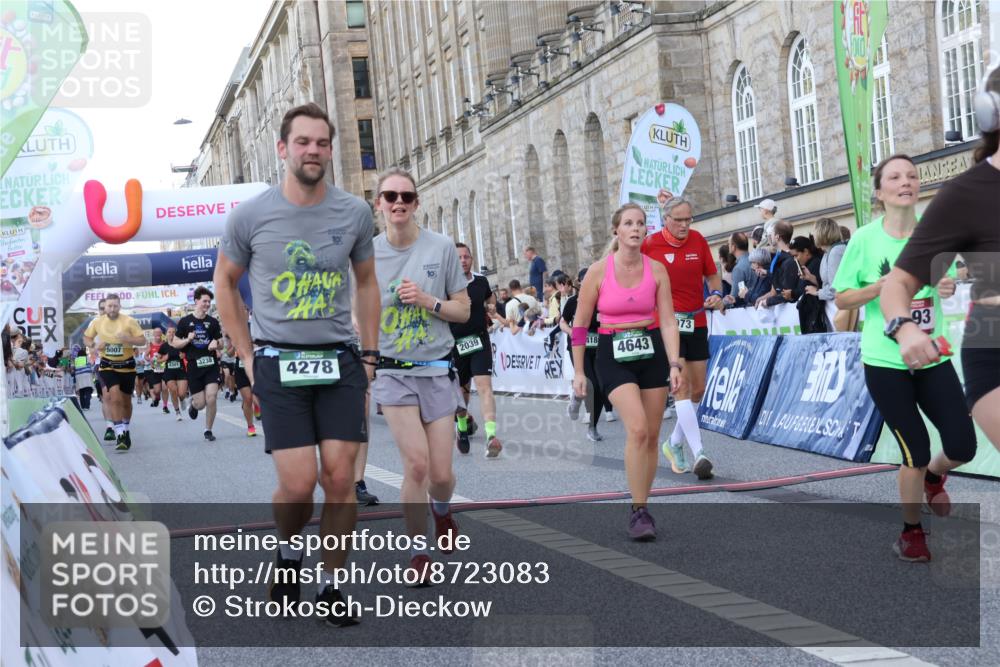 07.09.2025 - BARMER Alsterlauf Strokosch-Dieckow http://msf.ph/oto/8723083 07.09.2025 10:03:46 Ziel 2039, 2248, 2304, 2482, 2814, 2818, 2947, 3137, 3229, 3237, 3238, 3240, 4093, 4096, 4180, 4191, 4276, 4278, 4301, 4643, 4669, 4812, 4960, 4973, 5007, 5483, 5485, 5522, 5531, 8349, 8452 meine-sportfotos.de