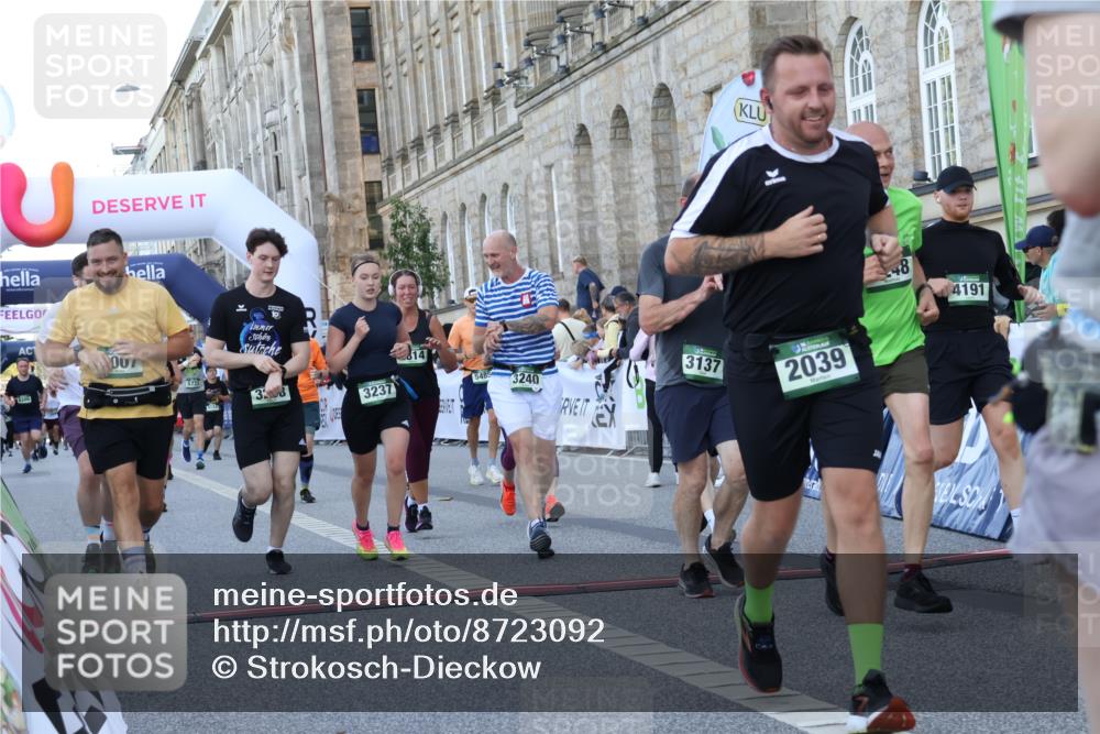 07.09.2025 - BARMER Alsterlauf Strokosch-Dieckow http://msf.ph/oto/8723092 07.09.2025 10:03:49 Ziel 2039, 2248, 2304, 2814, 2818, 3137, 3229, 3237, 3238, 3240, 4093, 4180, 4191, 4276, 4278, 4292, 4301, 4643, 4669, 4960, 4973, 5007, 5039, 5483, 5485, 5522, 5531, 5733, 8349, 8386, 8452 meine-sportfotos.de