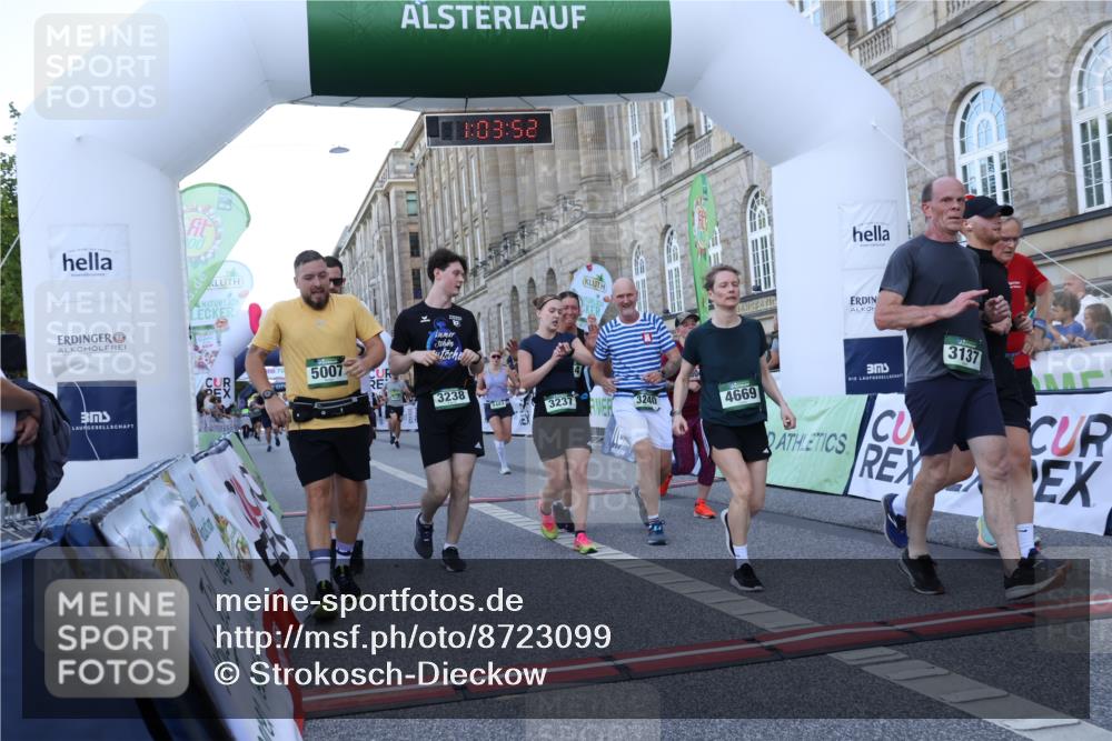 07.09.2025 - BARMER Alsterlauf Strokosch-Dieckow http://msf.ph/oto/8723099 07.09.2025 10:03:51 Ziel 2039, 2248, 2304, 2814, 2818, 3137, 3229, 3237, 3238, 3240, 4180, 4191, 4292, 4301, 4669, 4973, 5007, 5039, 5483, 5485, 5531, 5554, 5733, 5856, 6041, 6280, 8386 meine-sportfotos.de