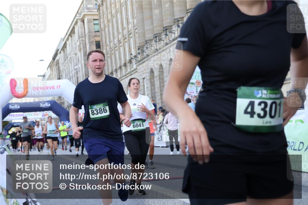 07.09.2025 - BARMER Alsterlauf Strokosch-Dieckow http://msf.ph/oto/8723106 07.09.2025 10:03:57 Ziel 2061, 3104, 3941, 4292, 4301, 4451, 5039, 5483, 5485, 5531, 5554, 5733, 5736, 5771, 5856, 6041, 6280, 8160, 8177, 8386 meine-sportfotos.de