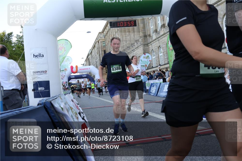 07.09.2025 - BARMER Alsterlauf Strokosch-Dieckow http://msf.ph/oto/8723108 07.09.2025 10:03:57 Ziel 2061, 3104, 3941, 4292, 4301, 4451, 5039, 5483, 5485, 5531, 5554, 5733, 5736, 5771, 5856, 6041, 6280, 8160, 8177, 8386 meine-sportfotos.de