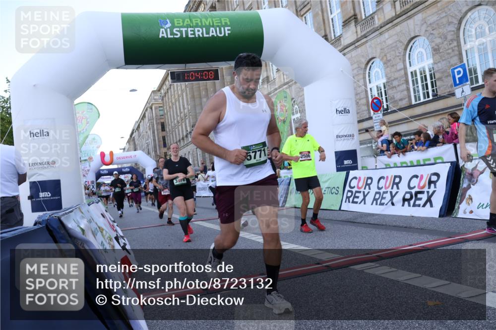 07.09.2025 - BARMER Alsterlauf Strokosch-Dieckow http://msf.ph/oto/8723132 07.09.2025 10:04:07 Ziel 2061, 2092, 2306, 2326, 2370, 2371, 2455, 2459, 2506, 3073, 3095, 3233, 3288, 3809, 3832, 3941, 3962, 3978, 4117, 4451, 4662, 5225, 5320, 5695, 5736, 5771, 5800, 8172, 8177, 8216 meine-sportfotos.de