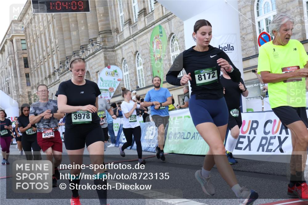 07.09.2025 - BARMER Alsterlauf Strokosch-Dieckow http://msf.ph/oto/8723135 07.09.2025 10:04:08 Ziel 2045, 2046, 2092, 2107, 2306, 2326, 2370, 2371, 2455, 2459, 2506, 3073, 3095, 3233, 3288, 3610, 3809, 3832, 3941, 3962, 3978, 4117, 4323, 4662, 5225, 5320, 5695, 5736, 5771, 5800, 6153, 8172, 8177, 8216 meine-sportfotos.de