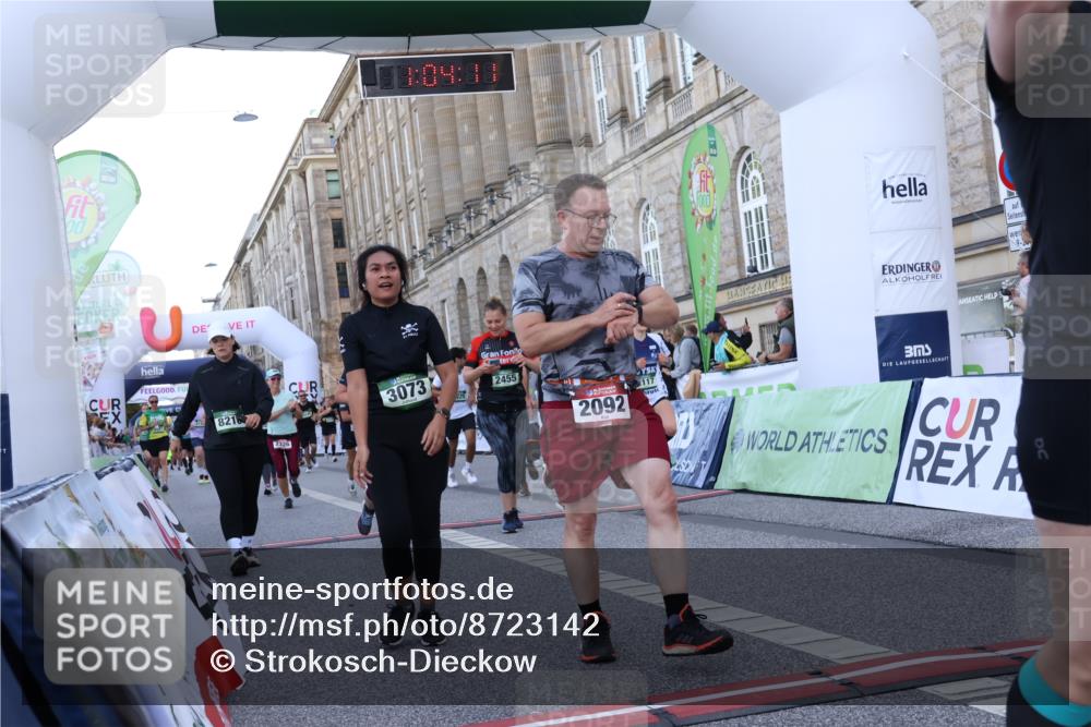 07.09.2025 - BARMER Alsterlauf Strokosch-Dieckow http://msf.ph/oto/8723142 07.09.2025 10:04:10 Ziel 2045, 2046, 2092, 2107, 2306, 2326, 2370, 2371, 2455, 2459, 2506, 3073, 3095, 3233, 3288, 3352, 3610, 3809, 3832, 3962, 3978, 4074, 4117, 4323, 4662, 4822, 5225, 5320, 5695, 5800, 6002, 6153, 6279, 8172, 8216 meine-sportfotos.de