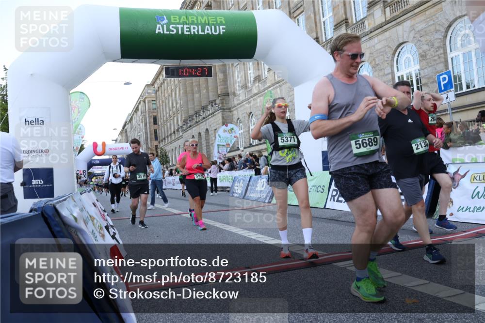 07.09.2025 - BARMER Alsterlauf Strokosch-Dieckow http://msf.ph/oto/8723185 07.09.2025 10:04:26 Ziel 2130, 2644, 2652, 2702, 2709, 3272, 3519, 3745, 3918, 3946, 5303, 5371, 5689, 5938, 6123, 6205, 8041 meine-sportfotos.de