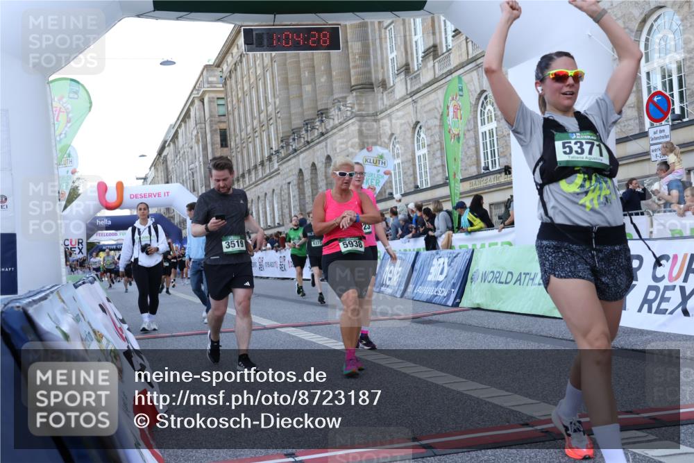 07.09.2025 - BARMER Alsterlauf Strokosch-Dieckow http://msf.ph/oto/8723187 07.09.2025 10:04:26 Ziel 2130, 2644, 2652, 2702, 2709, 3272, 3519, 3745, 3918, 3946, 5303, 5371, 5689, 5938, 6123, 6205, 8041 meine-sportfotos.de