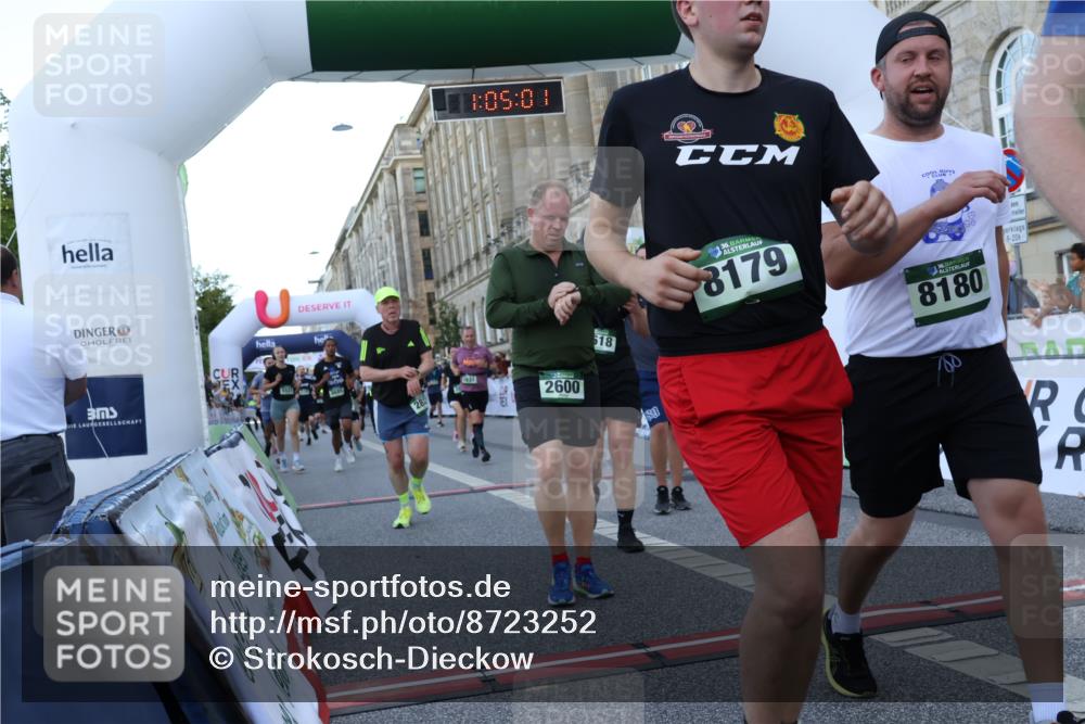 07.09.2025 - BARMER Alsterlauf Strokosch-Dieckow http://msf.ph/oto/8723252 07.09.2025 10:04:59 Ziel 2112, 2113, 2118, 2139, 2366, 2600, 2831, 2833, 2981, 3172, 3173, 3685, 3913, 3960, 4073, 4347, 4372, 4697, 4728, 4730, 5521, 5612, 5618, 5640, 5844, 6214, 6259, 6265, 8027, 8179, 8180, 8288 meine-sportfotos.de