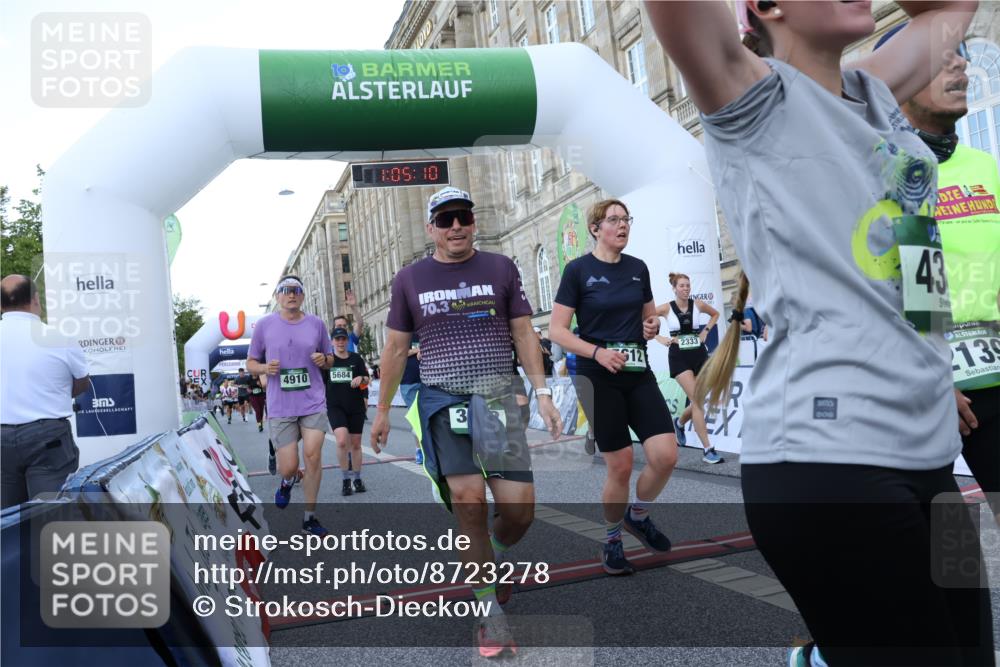 07.09.2025 - BARMER Alsterlauf Strokosch-Dieckow http://msf.ph/oto/8723278 07.09.2025 10:05:09 Ziel 2065, 2113, 2139, 2280, 2333, 2436, 2515, 2551, 2643, 2945, 3172, 3173, 3261, 3850, 3913, 3938, 3954, 4251, 4372, 4648, 4666, 4728, 4730, 4733, 4910, 5379, 5612, 5683, 5684, 5844, 6214, 6265, 6336, 8206, 8243 meine-sportfotos.de