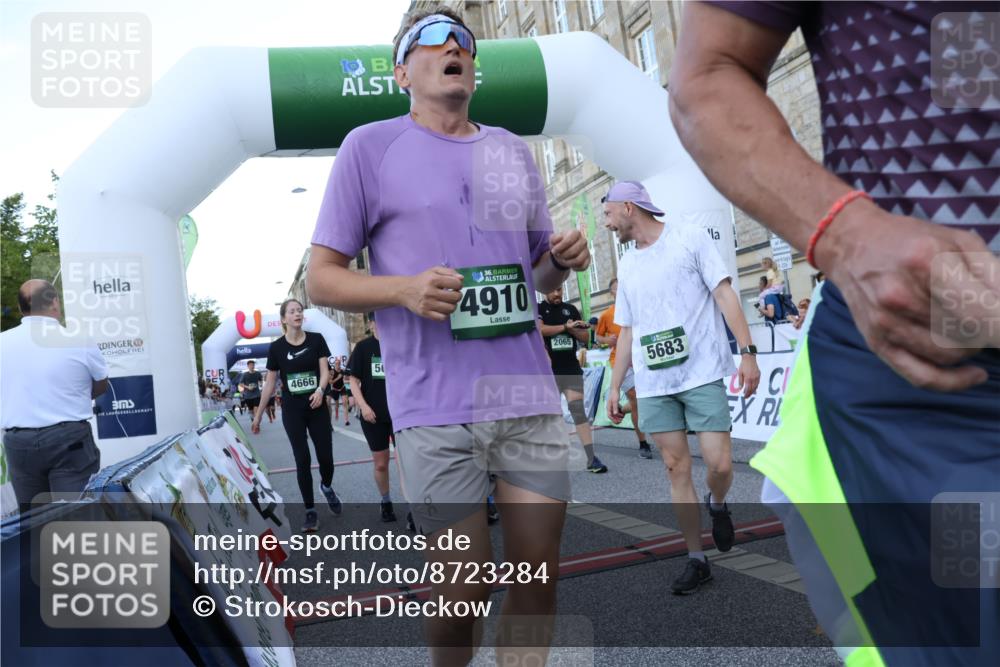 07.09.2025 - BARMER Alsterlauf Strokosch-Dieckow http://msf.ph/oto/8723284 07.09.2025 10:05:10 Ziel 2065, 2280, 2333, 2436, 2515, 2551, 2643, 2945, 3172, 3261, 3850, 3913, 3938, 3954, 4251, 4372, 4648, 4666, 4733, 4910, 5379, 5612, 5683, 5684, 6214, 6265, 6336, 8206, 8243 meine-sportfotos.de