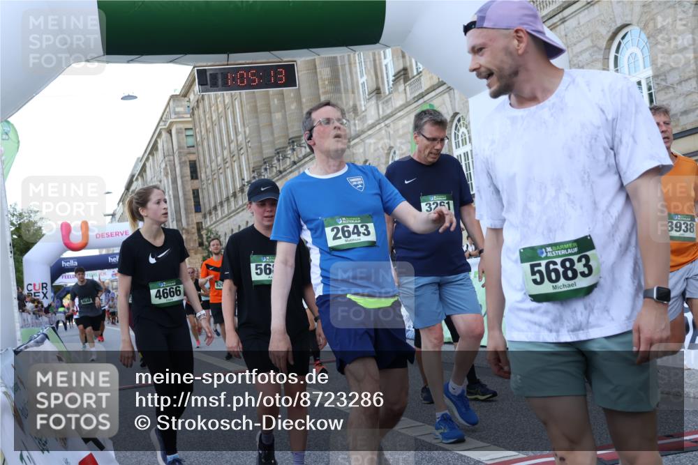 07.09.2025 - BARMER Alsterlauf Strokosch-Dieckow http://msf.ph/oto/8723286 07.09.2025 10:05:12 Ziel 2065, 2280, 2333, 2436, 2515, 2551, 2643, 2945, 3261, 3850, 3938, 3954, 4251, 4648, 4666, 4733, 4910, 4929, 5379, 5683, 5684, 6336, 8019, 8206, 8243 meine-sportfotos.de