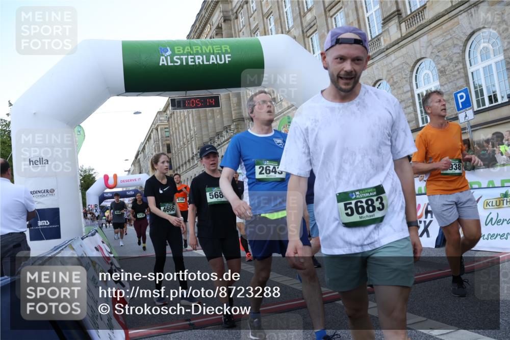 07.09.2025 - BARMER Alsterlauf Strokosch-Dieckow http://msf.ph/oto/8723288 07.09.2025 10:05:12 Ziel 2065, 2280, 2333, 2436, 2515, 2551, 2643, 2945, 3261, 3850, 3938, 3954, 4251, 4648, 4666, 4733, 4910, 4929, 5379, 5683, 5684, 6336, 8019, 8206, 8243 meine-sportfotos.de