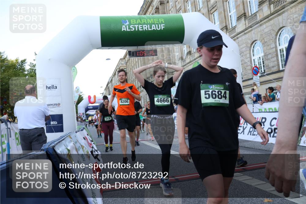 07.09.2025 - BARMER Alsterlauf Strokosch-Dieckow http://msf.ph/oto/8723292 07.09.2025 10:05:14 Ziel 2021, 2280, 2436, 2515, 2551, 2643, 2945, 3261, 3850, 3938, 3954, 4251, 4648, 4666, 4733, 4929, 6336, 8019, 8206, 8243 meine-sportfotos.de