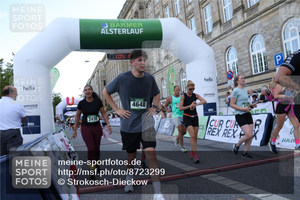 07.09.2025 - BARMER Alsterlauf Strokosch-Dieckow http://msf.ph/oto/8723299 07.09.2025 10:05:17 Ziel 2021, 2280, 2436, 2515, 2551, 2945, 3850, 3954, 4251, 4648, 4929, 5407, 5577, 5578, 6336, 8019, 8206, 8243 meine-sportfotos.de