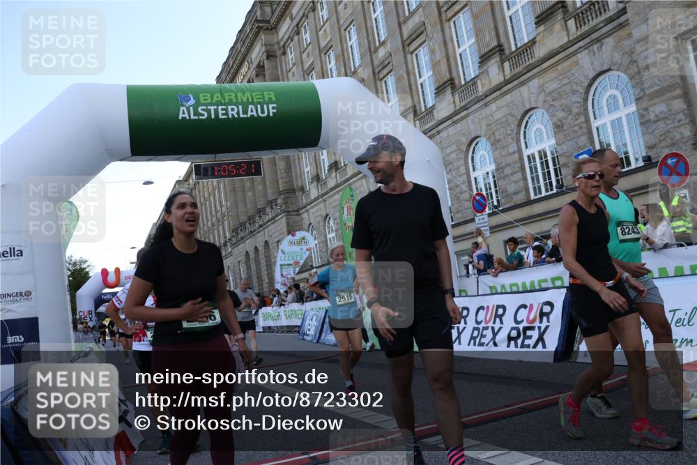 07.09.2025 - BARMER Alsterlauf Strokosch-Dieckow http://msf.ph/oto/8723302 07.09.2025 10:05:19 Ziel 2021, 2515, 2551, 2945, 3507, 3850, 3954, 4251, 4648, 4929, 5407, 5577, 5578, 6336, 8019, 8243 meine-sportfotos.de