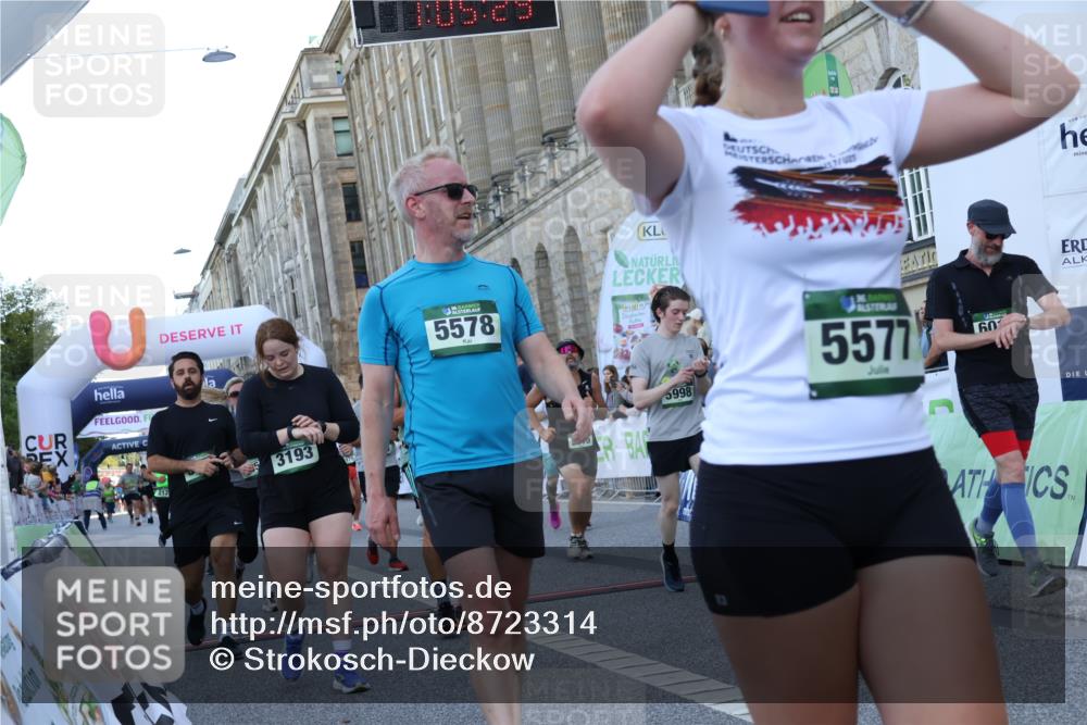 07.09.2025 - BARMER Alsterlauf Strokosch-Dieckow http://msf.ph/oto/8723314 07.09.2025 10:05:27 Ziel 2120, 2169, 2975, 3245, 3507, 3624, 3815, 3822, 4513, 4517, 4717, 4817, 5407, 5559, 5577, 5578, 5815, 5855, 5998, 6019, 6117, 8444, 8457 meine-sportfotos.de