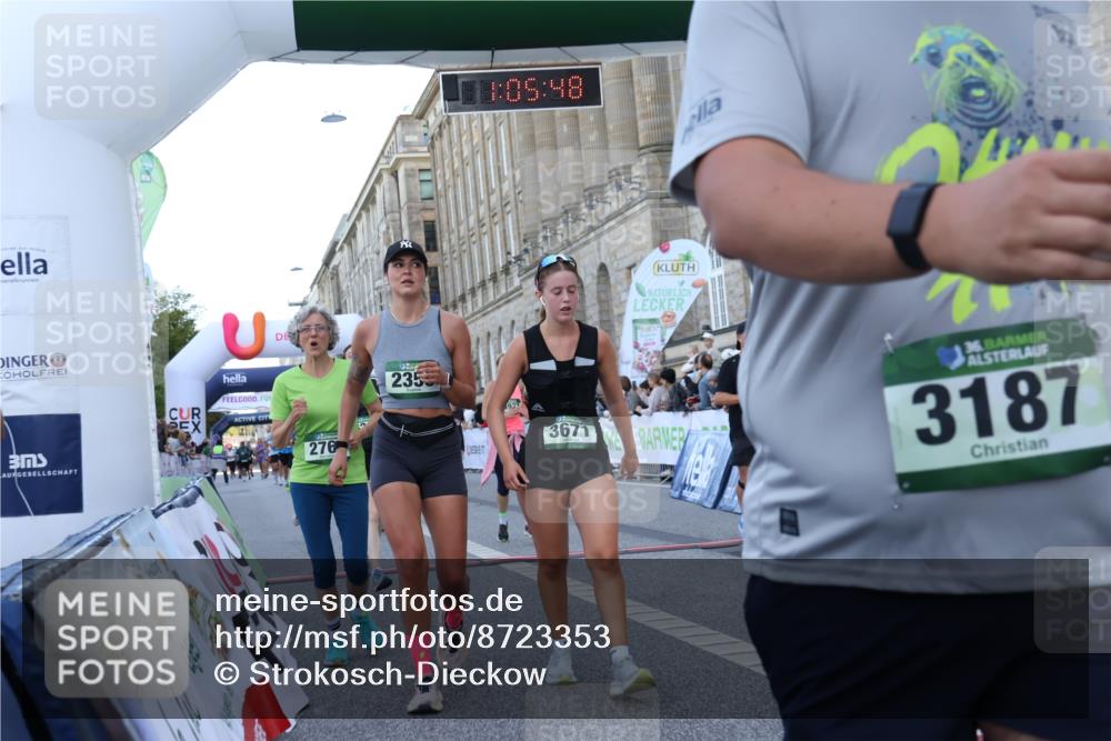 07.09.2025 - BARMER Alsterlauf Strokosch-Dieckow http://msf.ph/oto/8723353 07.09.2025 10:05:46 Ziel 2018, 2030, 2359, 2504, 2753, 2768, 2884, 3114, 3187, 3671, 3870, 4035, 4174, 4440, 4642, 4923, 5299, 5346, 5670, 5937, 6213, 8056, 8346 meine-sportfotos.de