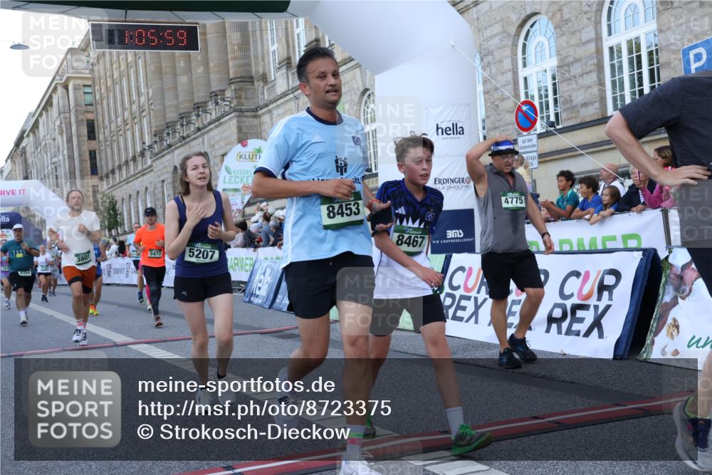 07.09.2025 - BARMER Alsterlauf Strokosch-Dieckow http://msf.ph/oto/8723375 07.09.2025 10:05:57 Ziel 2018, 2884, 3532, 3801, 3930, 4174, 4400, 4775, 4783, 4862, 5207, 5473, 5588, 5627, 5670, 6148, 6245, 8056, 8286, 8384, 8453, 8467 meine-sportfotos.de
