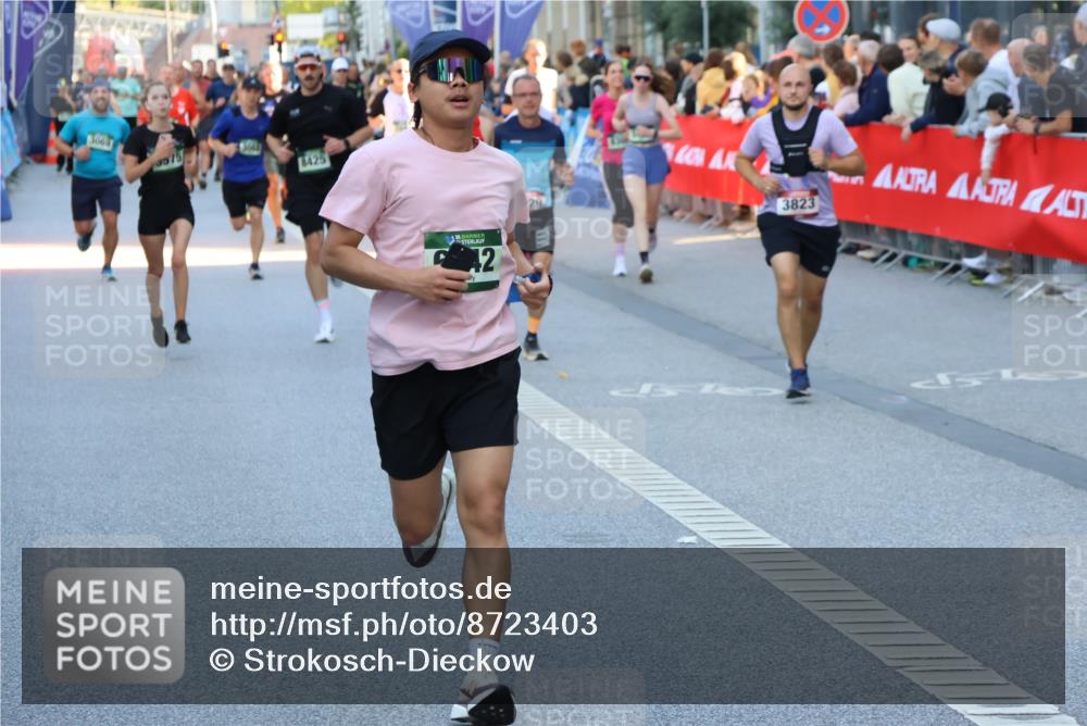 07.09.2025 - BARMER Alsterlauf Strokosch-Dieckow http://msf.ph/oto/8723403 07.09.2025 09:52:07 Ziel 2310, 2565, 2839, 2904, 3959, 4195, 4439, 4478, 4488, 4848, 4880, 4983, 5005, 5453, 5456, 5543, 5585, 5945, 5947, 5948, 5972, 5982, 5997, 6017, 8089, 8273, 8360, 8372 meine-sportfotos.de