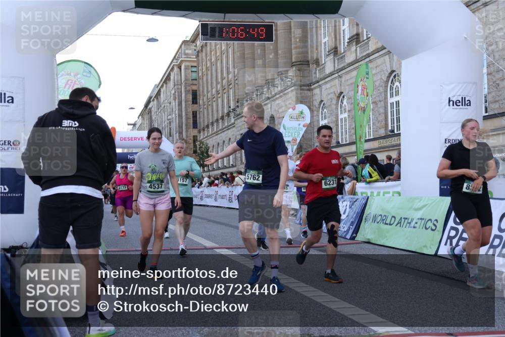 07.09.2025 - BARMER Alsterlauf Strokosch-Dieckow http://msf.ph/oto/8723440 07.09.2025 10:06:47 Ziel 2277, 2344, 3154, 3157, 3321, 3345, 3490, 4082, 4205, 4319, 4455, 4537, 4591, 5240, 5363, 5478, 5762, 6045, 6085, 6149, 6173, 6231, 8152, 8212 meine-sportfotos.de