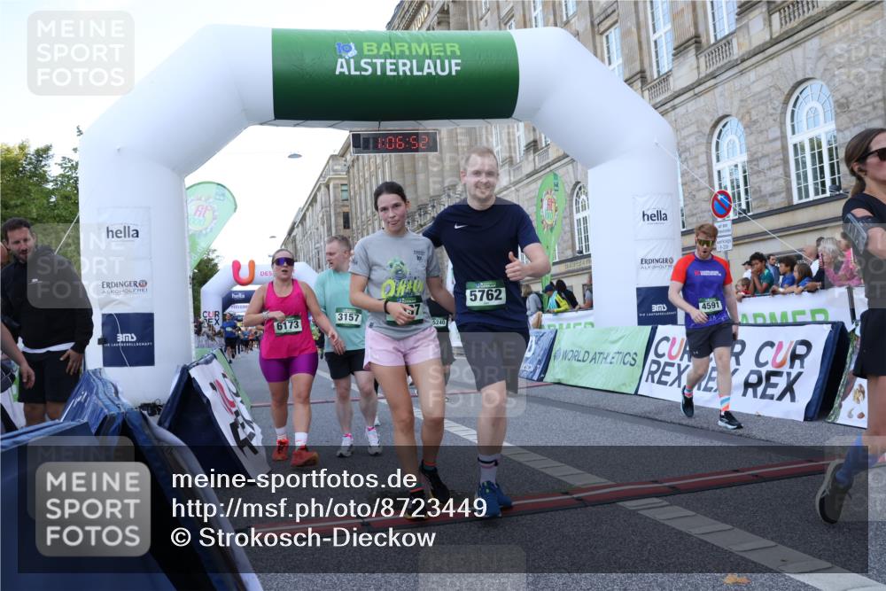 07.09.2025 - BARMER Alsterlauf Strokosch-Dieckow http://msf.ph/oto/8723449 07.09.2025 10:06:50 Ziel 2237, 2277, 2344, 3154, 3157, 3212, 3321, 3345, 3490, 4082, 4205, 4455, 4525, 4537, 4591, 5240, 5363, 5762, 6045, 6085, 6149, 6173, 6231, 8076, 8152, 8212 meine-sportfotos.de