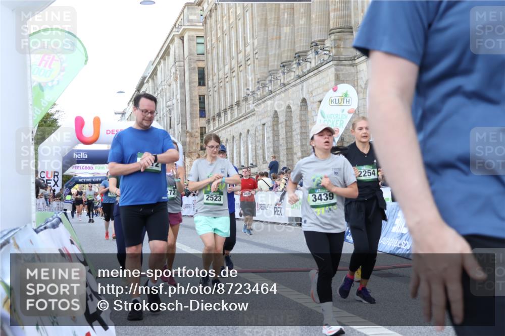 07.09.2025 - BARMER Alsterlauf Strokosch-Dieckow http://msf.ph/oto/8723464 07.09.2025 10:06:58 Ziel 2237, 2254, 2344, 2380, 2467, 2468, 2523, 2795, 3184, 3212, 3275, 3321, 3345, 3428, 3439, 4064, 4205, 4272, 4356, 4525, 5050, 5217, 5348, 5759, 6036, 6149, 6299, 6302, 8076, 8152 meine-sportfotos.de