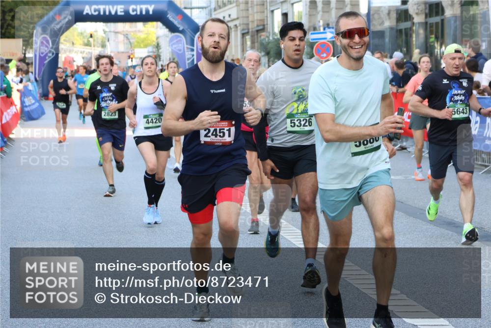 07.09.2025 - BARMER Alsterlauf Strokosch-Dieckow http://msf.ph/oto/8723471 07.09.2025 09:51:54 Ziel 2010, 2040, 2398, 2508, 2549, 2565, 2839, 2904, 3029, 3068, 3069, 4015, 4103, 4158, 4439, 4453, 4488, 4514, 4746, 4880, 5005, 5311, 5420, 5456, 5585, 5619, 5648, 6288, 8089, 8118, 8273, 8290, 8305, 8360, 8425 meine-sportfotos.de