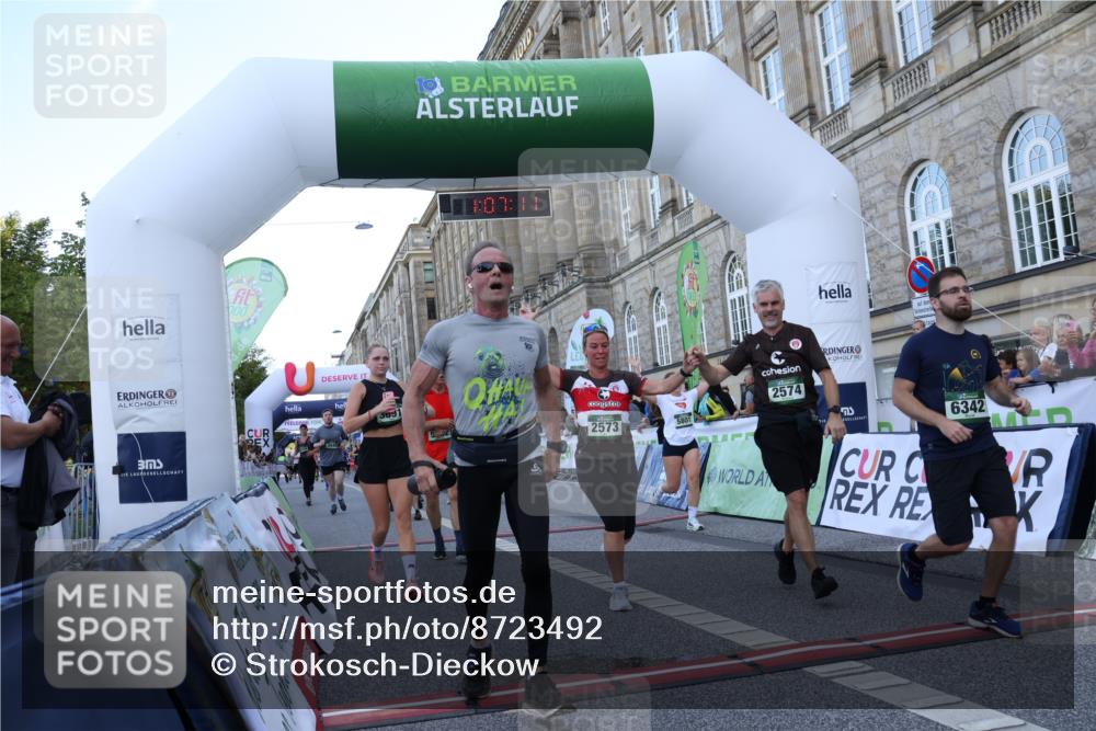 07.09.2025 - BARMER Alsterlauf Strokosch-Dieckow http://msf.ph/oto/8723492 07.09.2025 10:07:09 Ziel 2244, 2380, 2573, 2574, 2795, 3184, 3655, 3691, 3739, 3804, 3810, 3940, 3957, 3958, 4356, 4502, 5510, 5602, 5646, 5801, 5934, 6039, 6342, 8304, 8348 meine-sportfotos.de