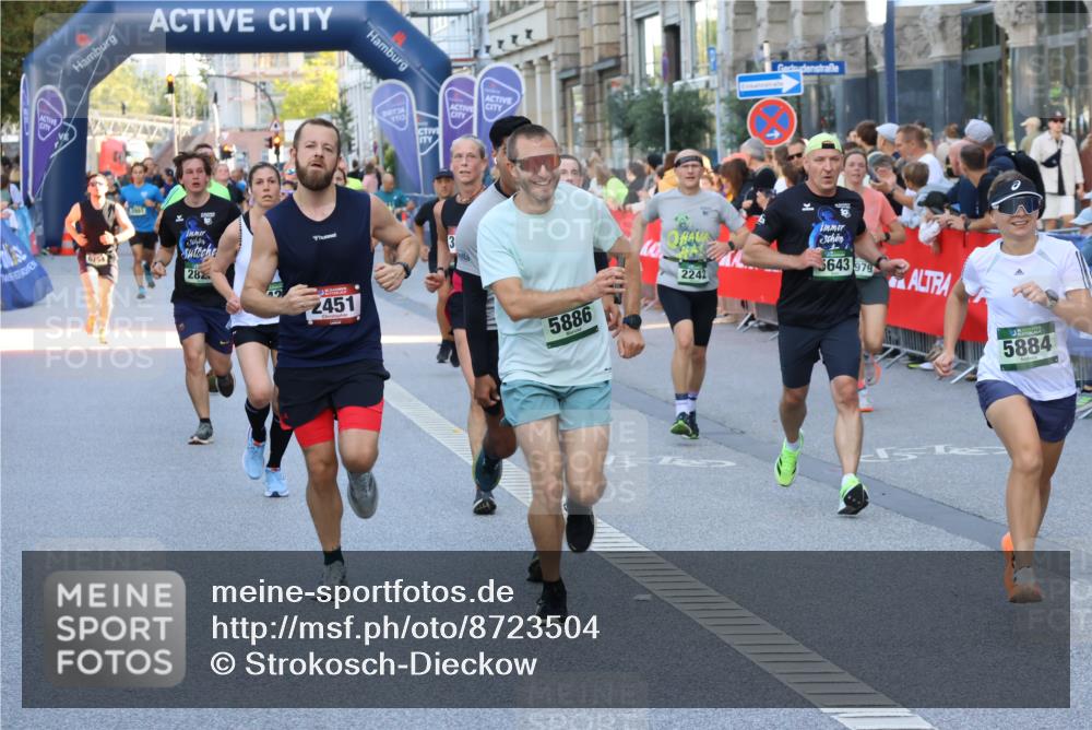 07.09.2025 - BARMER Alsterlauf Strokosch-Dieckow http://msf.ph/oto/8723504 07.09.2025 09:51:53 Ziel 2010, 2040, 2398, 2508, 2549, 2565, 2839, 3029, 3068, 3069, 4015, 4103, 4158, 4439, 4453, 4488, 4514, 4746, 4880, 5005, 5311, 5420, 5456, 5575, 5585, 5619, 5648, 6288, 8089, 8118, 8273, 8290, 8305, 8360, 8425 meine-sportfotos.de