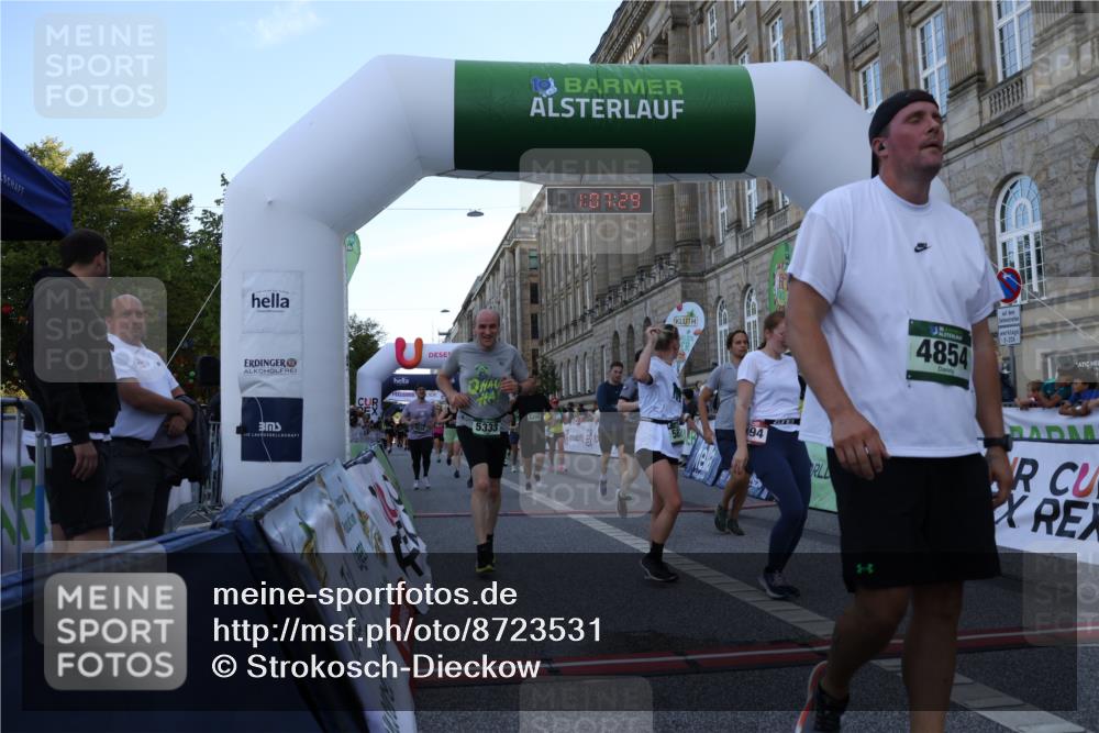 07.09.2025 - BARMER Alsterlauf Strokosch-Dieckow http://msf.ph/oto/8723531 07.09.2025 10:07:27 Ziel 2994, 3391, 3729, 3730, 3998, 4089, 4090, 4466, 4503, 4854, 4934, 5198, 5200, 5333, 5365, 6057, 6268, 6278, 8157 meine-sportfotos.de
