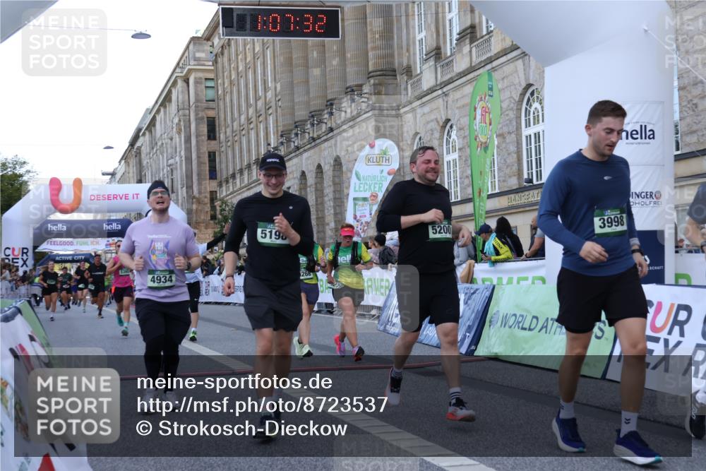 07.09.2025 - BARMER Alsterlauf Strokosch-Dieckow http://msf.ph/oto/8723537 07.09.2025 10:07:30 Ziel 2767, 2994, 3391, 3807, 3998, 4089, 4090, 4153, 4466, 4503, 4934, 5198, 5200, 5333, 5361, 5364, 5365, 6057, 6268, 6278, 8157 meine-sportfotos.de