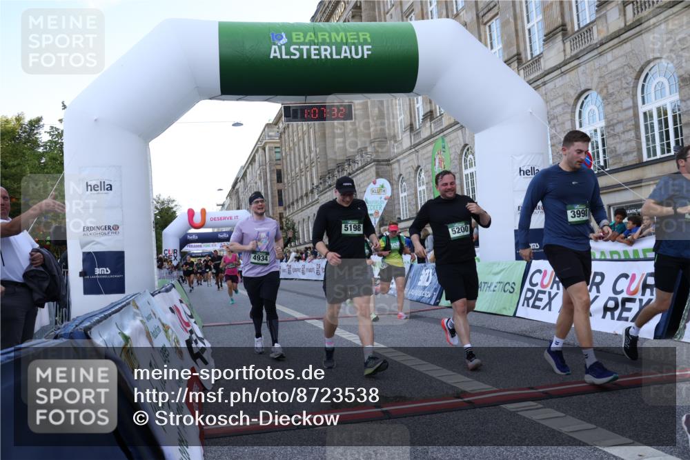 07.09.2025 - BARMER Alsterlauf Strokosch-Dieckow http://msf.ph/oto/8723538 07.09.2025 10:07:30 Ziel 2767, 2994, 3391, 3807, 3998, 4089, 4090, 4153, 4466, 4503, 4934, 5198, 5200, 5333, 5361, 5364, 5365, 6057, 6268, 6278, 8157 meine-sportfotos.de