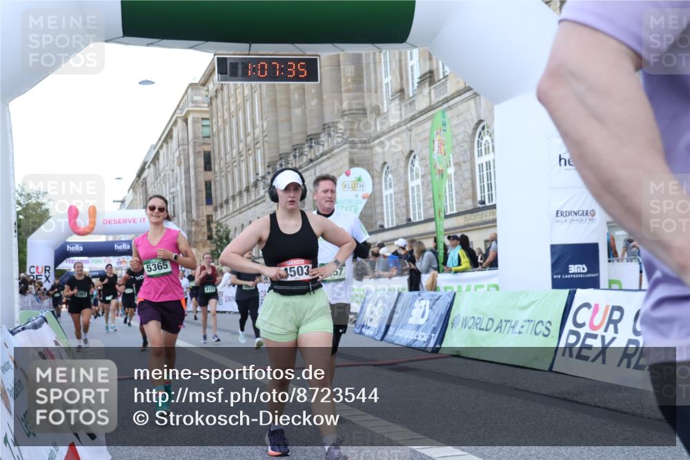 07.09.2025 - BARMER Alsterlauf Strokosch-Dieckow http://msf.ph/oto/8723544 07.09.2025 10:07:33 Ziel 2260, 2767, 3319, 3807, 3998, 4153, 4503, 4934, 5198, 5200, 5292, 5361, 5364, 5365, 6057, 6063, 6268, 6278, 8157, 8363 meine-sportfotos.de