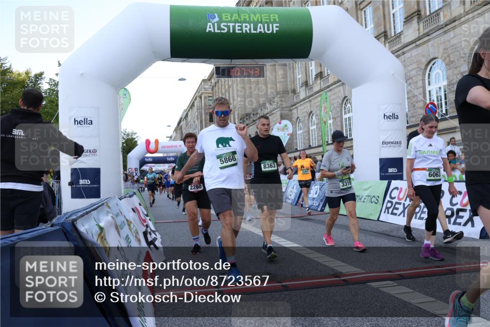 07.09.2025 - BARMER Alsterlauf Strokosch-Dieckow http://msf.ph/oto/8723567 07.09.2025 10:07:41 Ziel 2260, 2263, 2767, 2806, 2959, 3108, 3109, 3274, 3319, 3343, 3576, 3878, 4061, 4153, 4263, 4409, 4710, 4715, 4736, 4859, 4957, 5060, 5113, 5292, 6063, 8205, 8363 meine-sportfotos.de